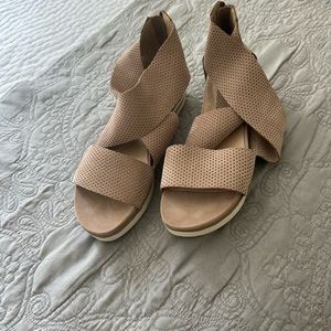 EILEEN FISHER SUEDE SPORT SANDAL
